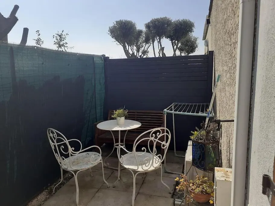 Appartement Studio- Terrasse -Place De Parking Prive Marseille