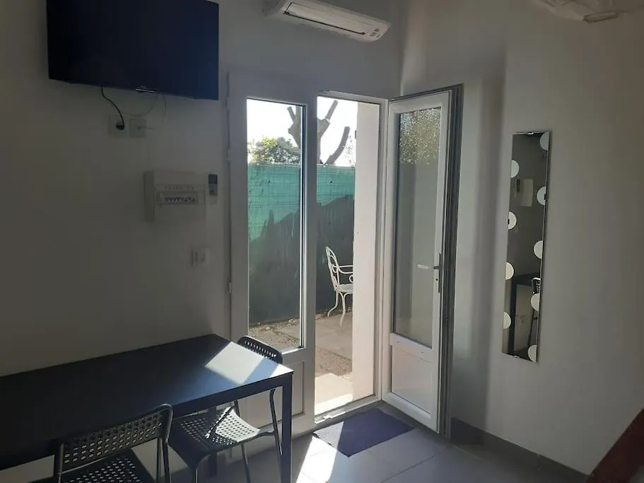 Appartement Studio- Terrasse -Place De Parking Prive Marseille France