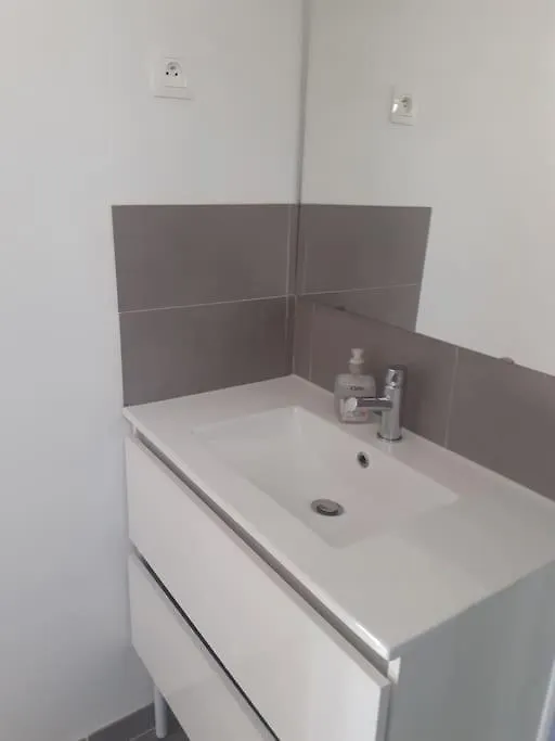 Studio- Terrasse -Place de parking privé Marseille